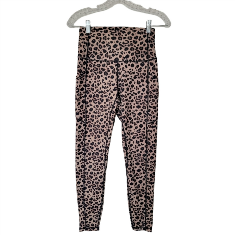 Chic Leopard Print High-Waisted Leggings